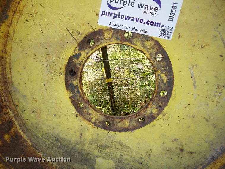 image for item DI0591 (2) 24.5-32 tires and wheels