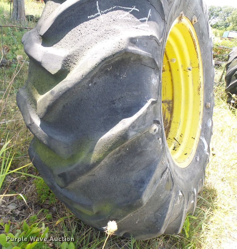 image for item DI0591 (2) 24.5-32 tires and wheels