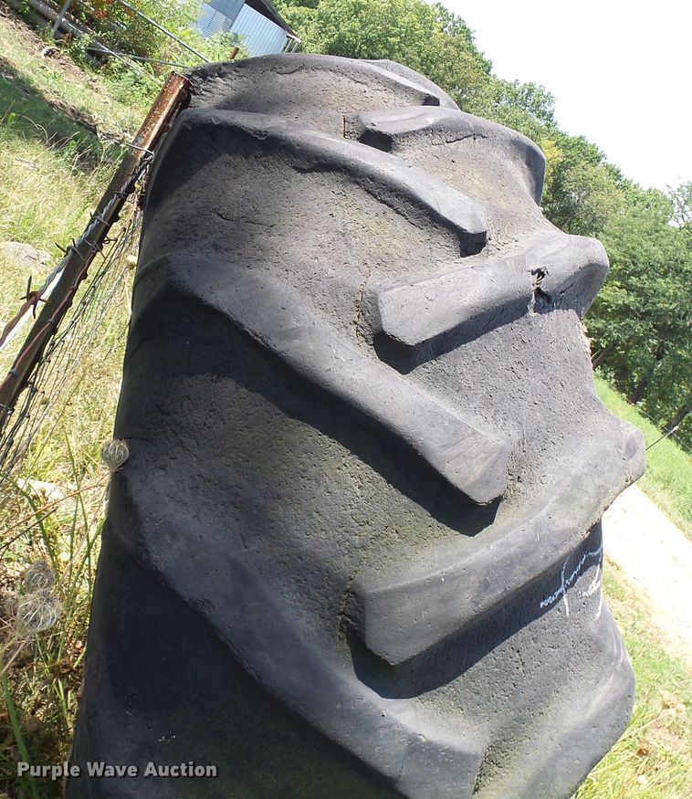 image for item DI0591 (2) 24.5-32 tires and wheels