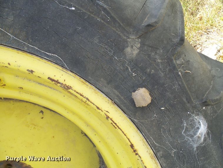 image for item DI0591 (2) 24.5-32 tires and wheels