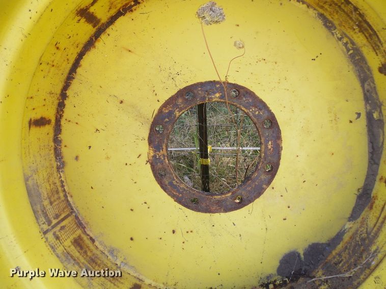 image for item DI0591 (2) 24.5-32 tires and wheels