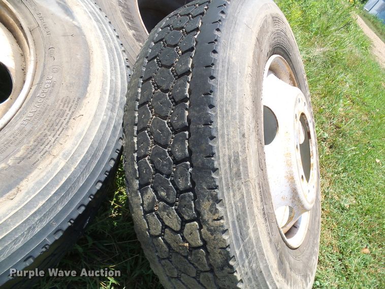 image for item DI0594 (6) 275/80R22.5 tires and wheels