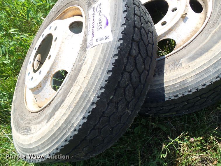 image for item DI0594 (6) 275/80R22.5 tires and wheels