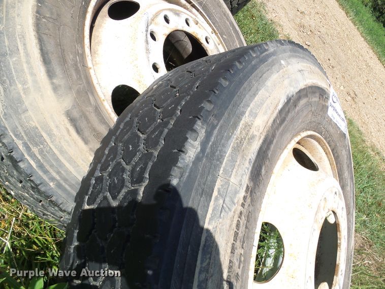 image for item DI0594 (6) 275/80R22.5 tires and wheels