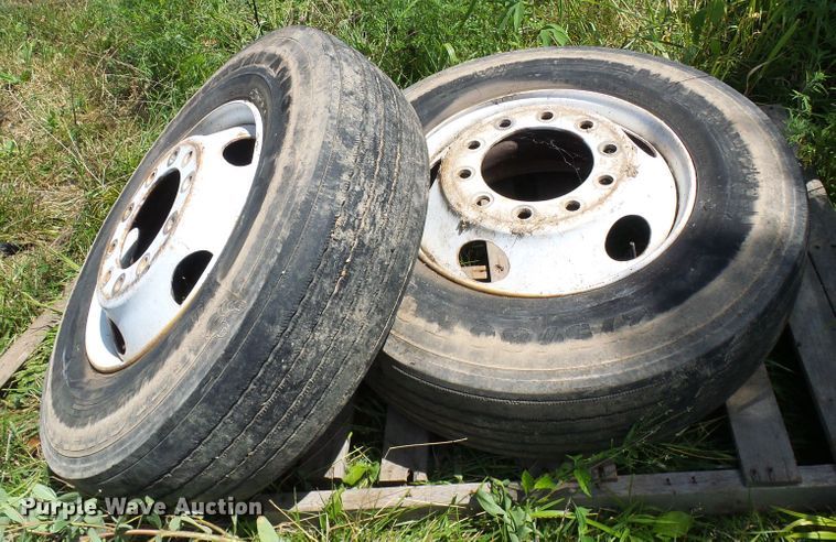 image for item DI0594 (6) 275/80R22.5 tires and wheels