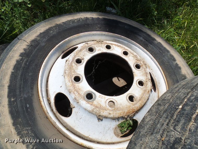 image for item DI0594 (6) 275/80R22.5 tires and wheels