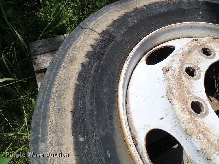 image for item DI0594 (6) 275/80R22.5 tires and wheels