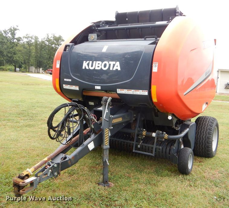 image for item ED9485 Kubota BV4180 round baler
