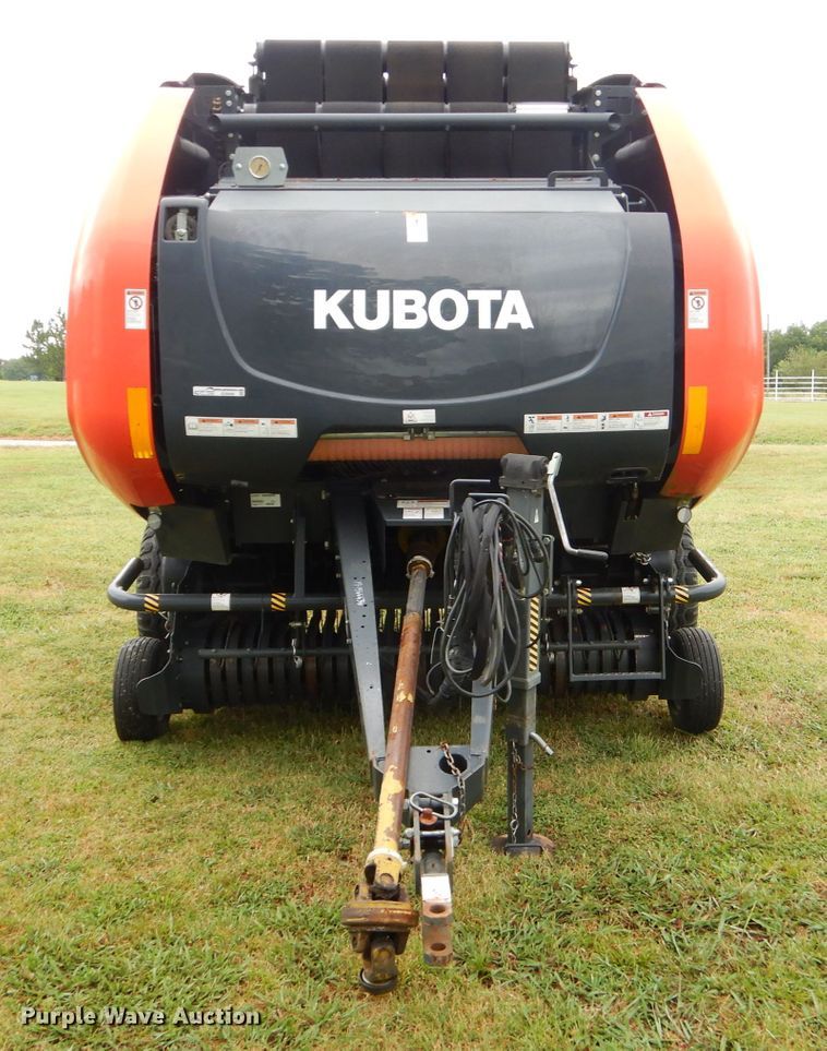 image for item ED9485 Kubota BV4180 round baler