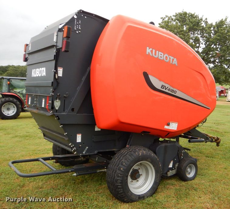 image for item ED9485 Kubota BV4180 round baler