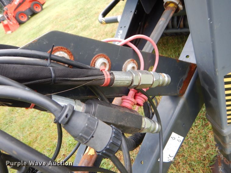 image for item ED9485 Kubota BV4180 round baler