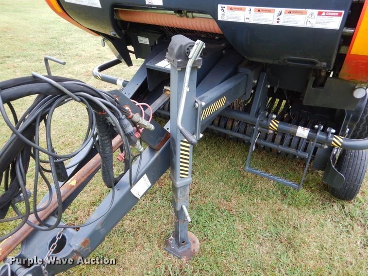 image for item ED9485 Kubota BV4180 round baler