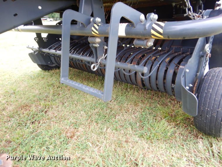 image for item ED9485 Kubota BV4180 round baler