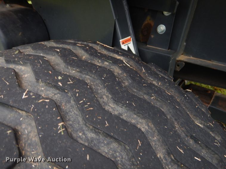 image for item ED9485 Kubota BV4180 round baler