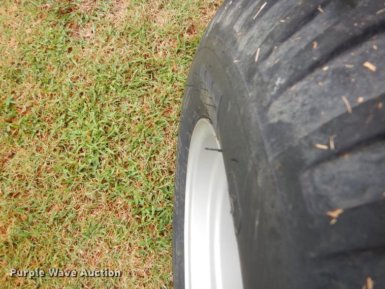 image for item ED9485 Kubota BV4180 round baler