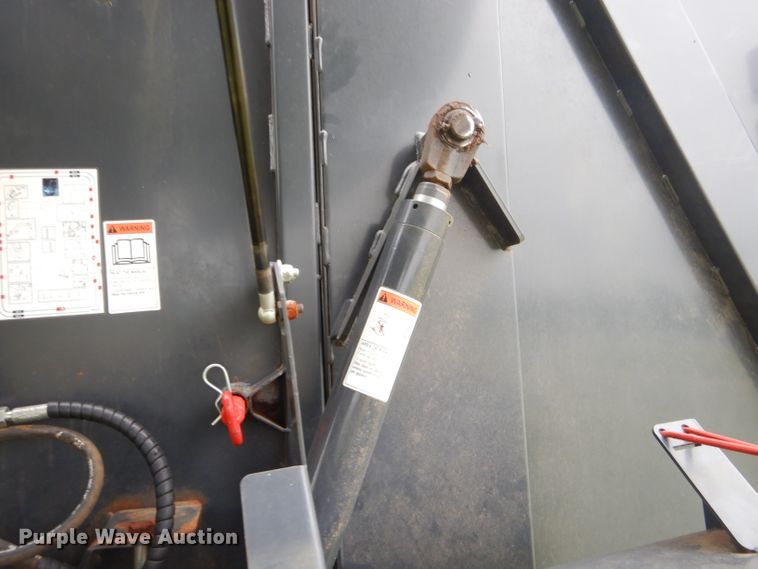 image for item ED9485 Kubota BV4180 round baler