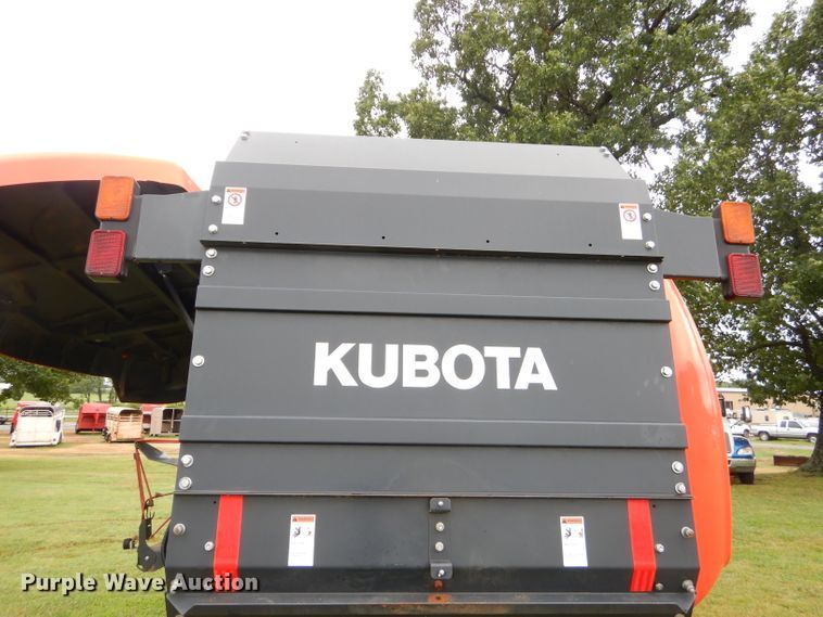 image for item ED9485 Kubota BV4180 round baler