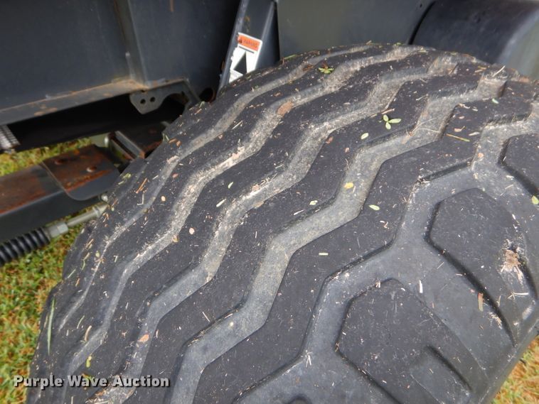 image for item ED9485 Kubota BV4180 round baler