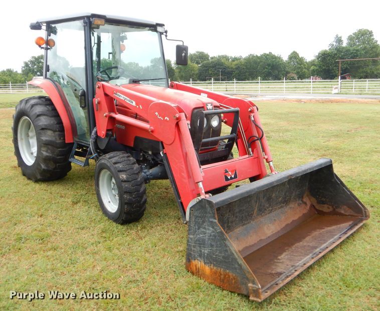 image for item ED9488 2005 Massey-Ferguson 1552 tractor