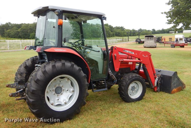 image for item ED9488 2005 Massey-Ferguson 1552 tractor