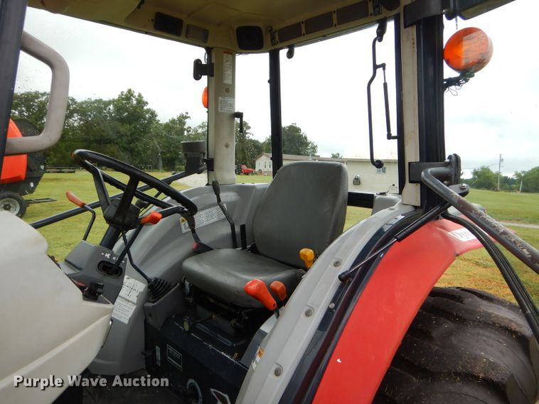 image for item ED9488 2005 Massey-Ferguson 1552 tractor