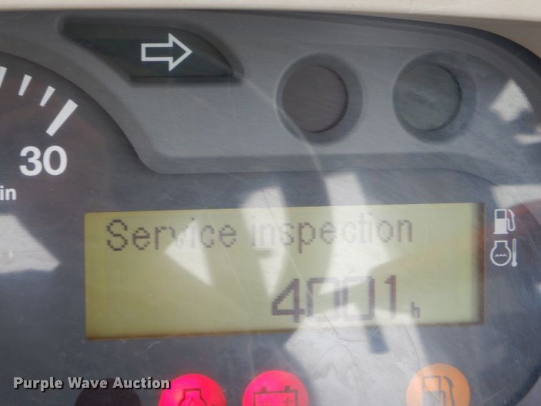 image for item ED9488 2005 Massey-Ferguson 1552 tractor