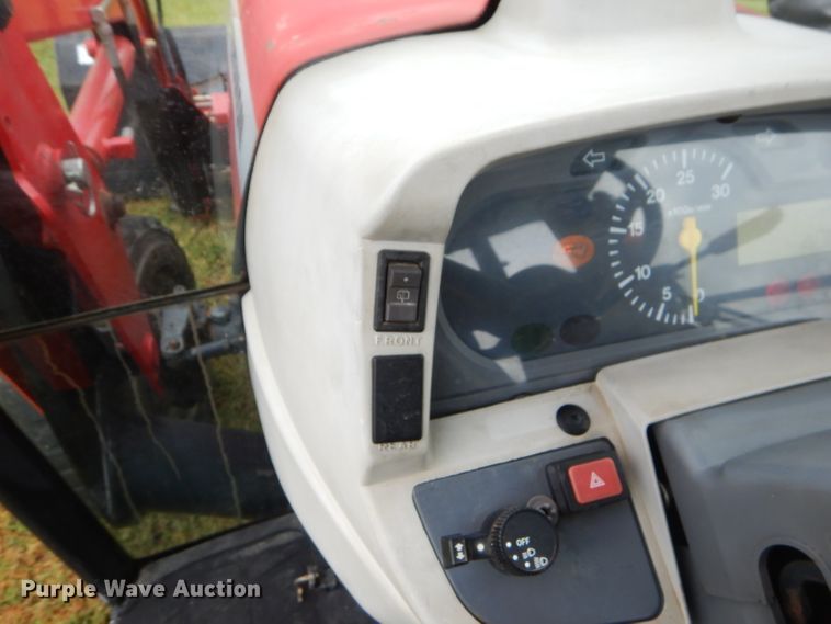 image for item ED9488 2005 Massey-Ferguson 1552 tractor