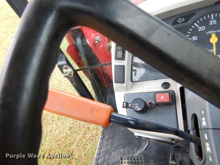 image for item ED9488 2005 Massey-Ferguson 1552 tractor