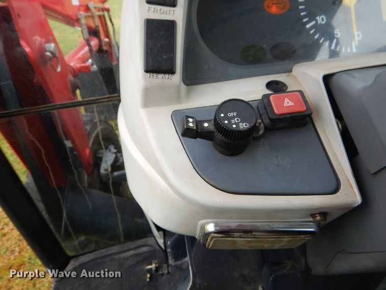 image for item ED9488 2005 Massey-Ferguson 1552 tractor