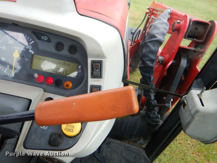 image for item ED9488 2005 Massey-Ferguson 1552 tractor