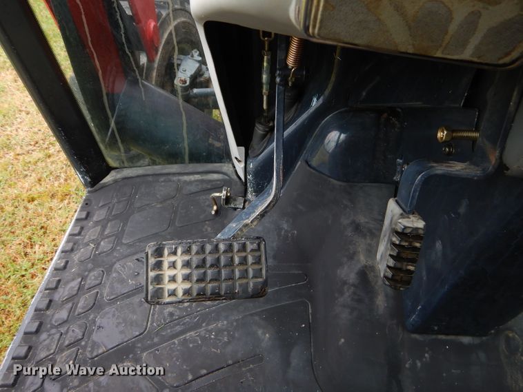 image for item ED9488 2005 Massey-Ferguson 1552 tractor