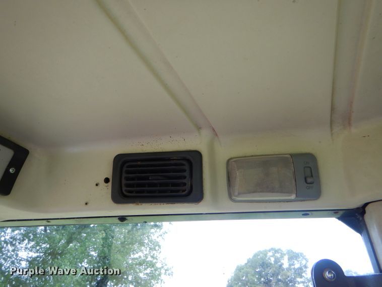 image for item ED9488 2005 Massey-Ferguson 1552 tractor