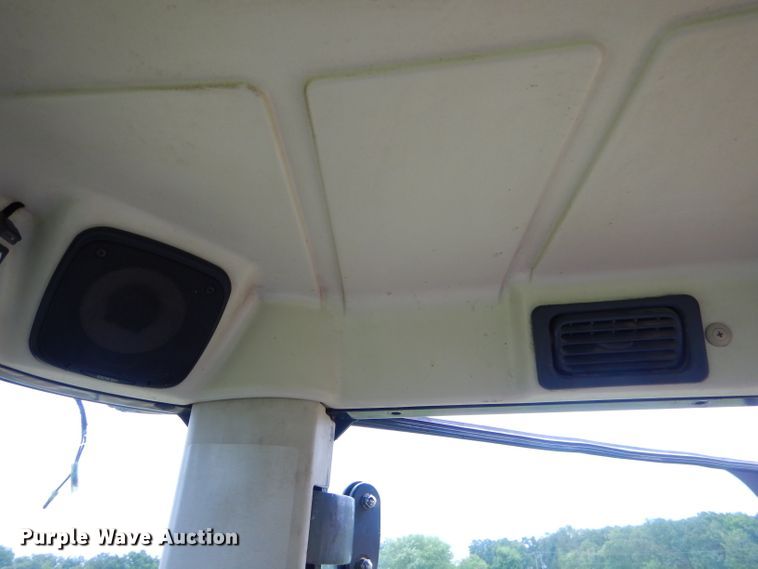 image for item ED9488 2005 Massey-Ferguson 1552 tractor