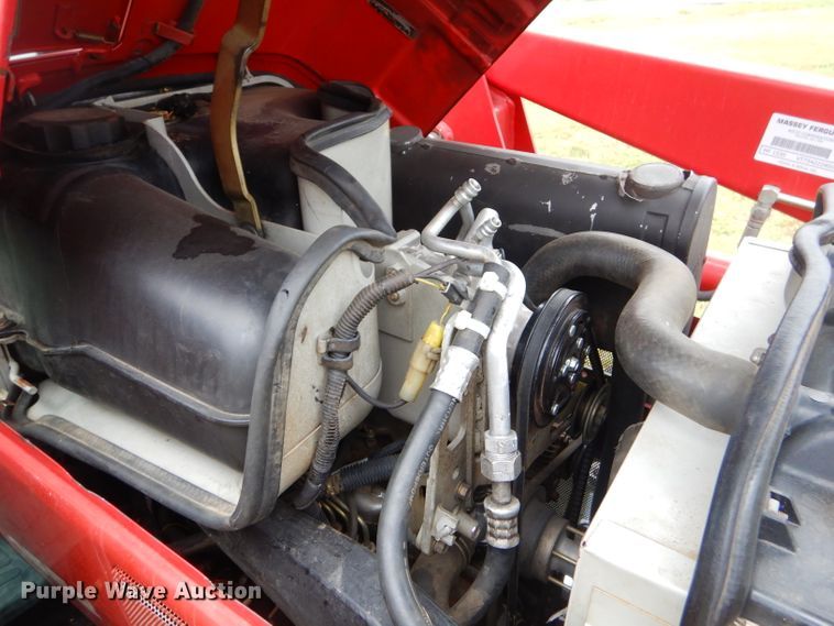 image for item ED9488 2005 Massey-Ferguson 1552 tractor