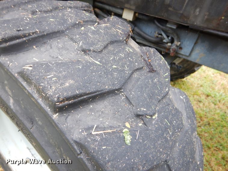 image for item ED9488 2005 Massey-Ferguson 1552 tractor