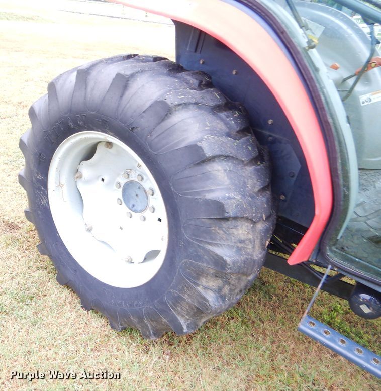 image for item ED9488 2005 Massey-Ferguson 1552 tractor