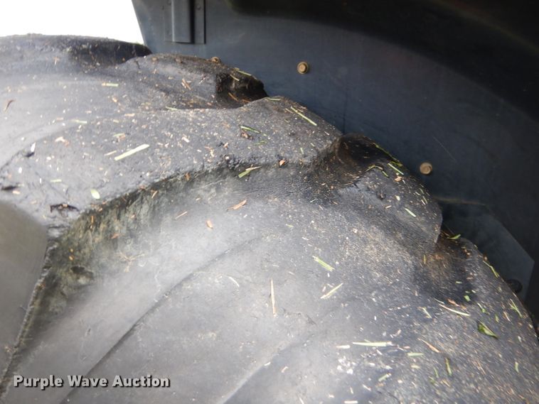 image for item ED9488 2005 Massey-Ferguson 1552 tractor