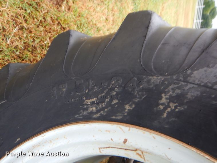 image for item ED9488 2005 Massey-Ferguson 1552 tractor