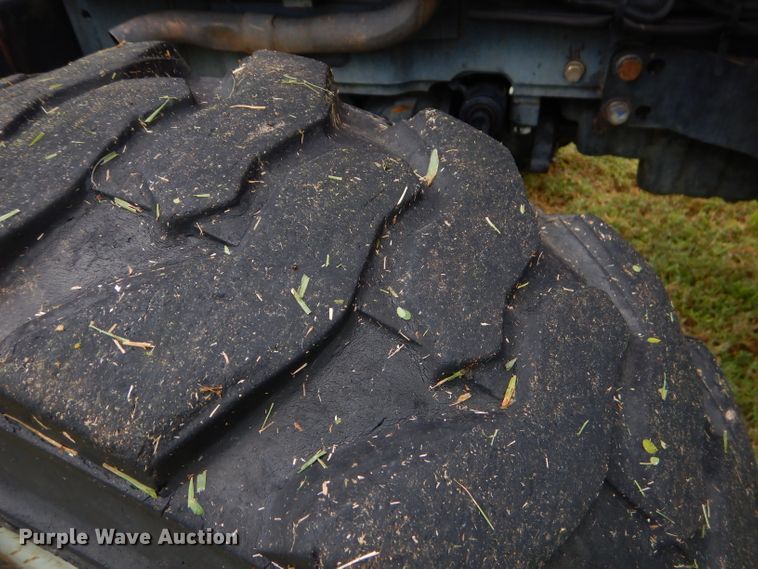 image for item ED9488 2005 Massey-Ferguson 1552 tractor