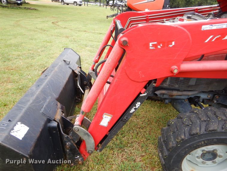 image for item ED9488 2005 Massey-Ferguson 1552 tractor