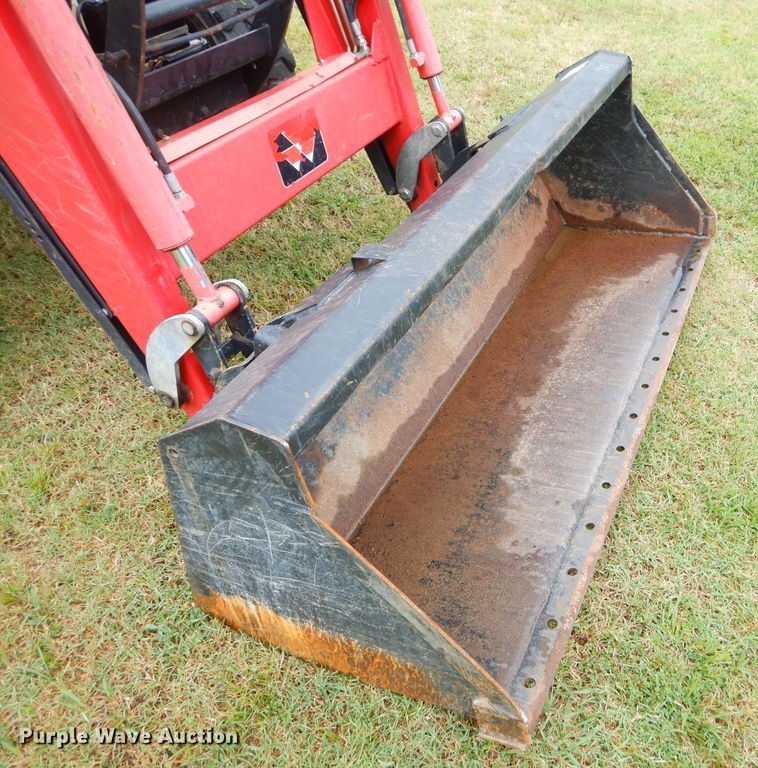 image for item ED9488 2005 Massey-Ferguson 1552 tractor