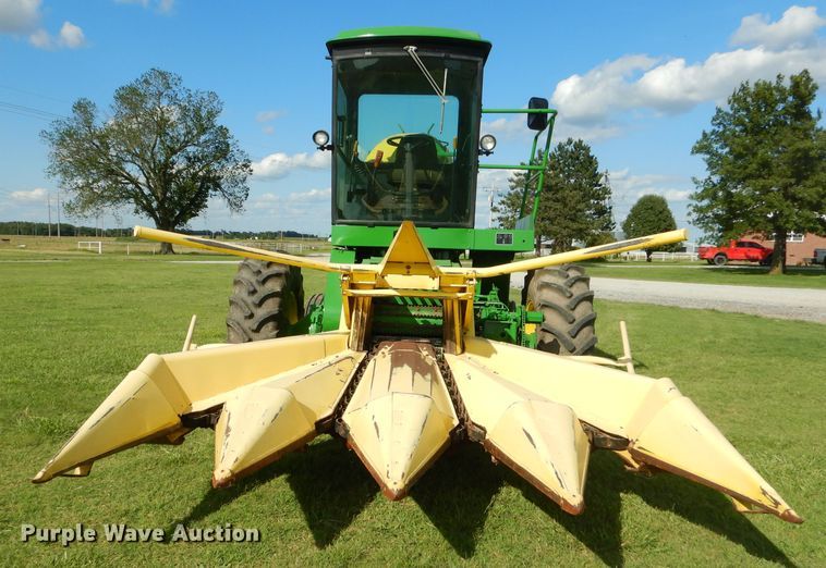 image for item ED9491 1990 John Deere 5830 forage harvester