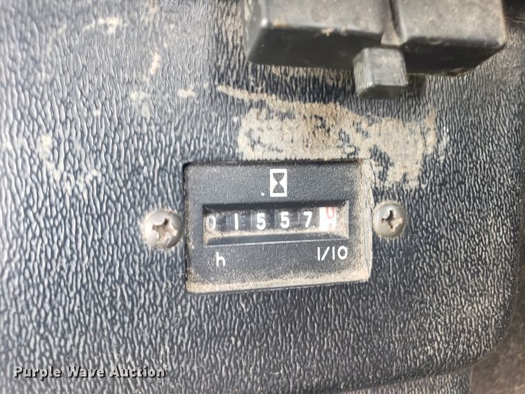 image for item ET9822 1988 John Deere 7720 Titan II RWA combine