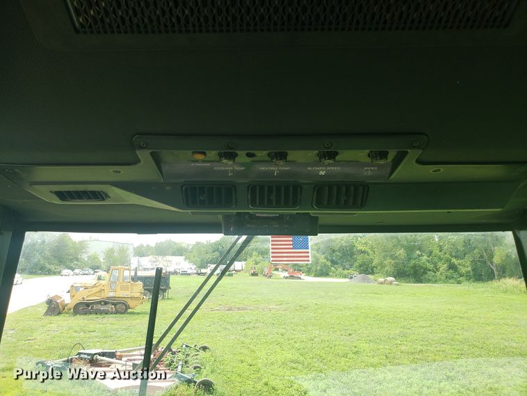 image for item ET9822 1988 John Deere 7720 Titan II RWA combine