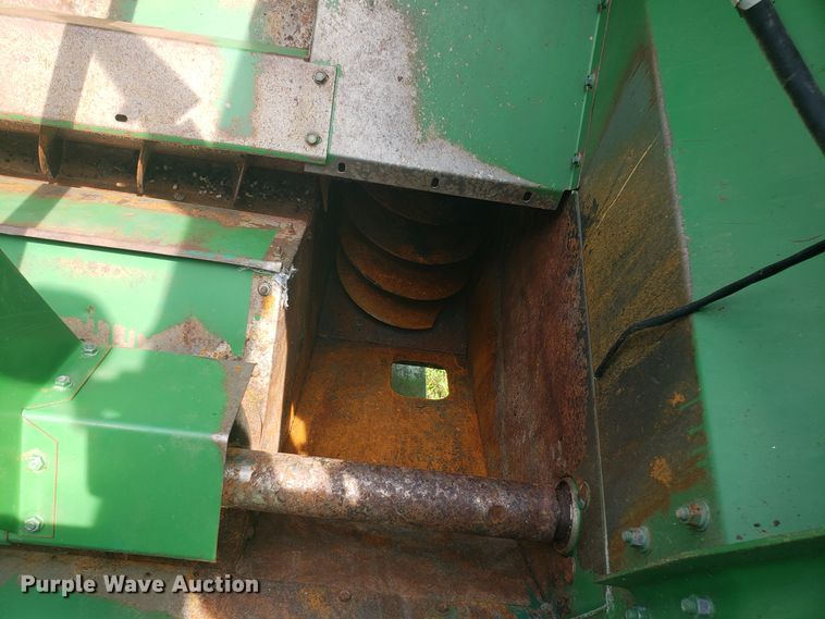 image for item ET9822 1988 John Deere 7720 Titan II RWA combine