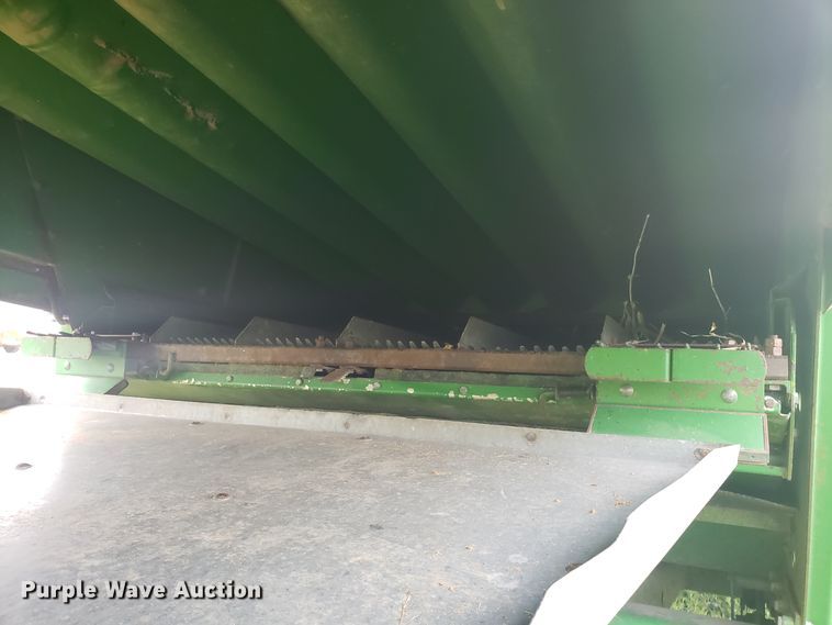 image for item ET9822 1988 John Deere 7720 Titan II RWA combine