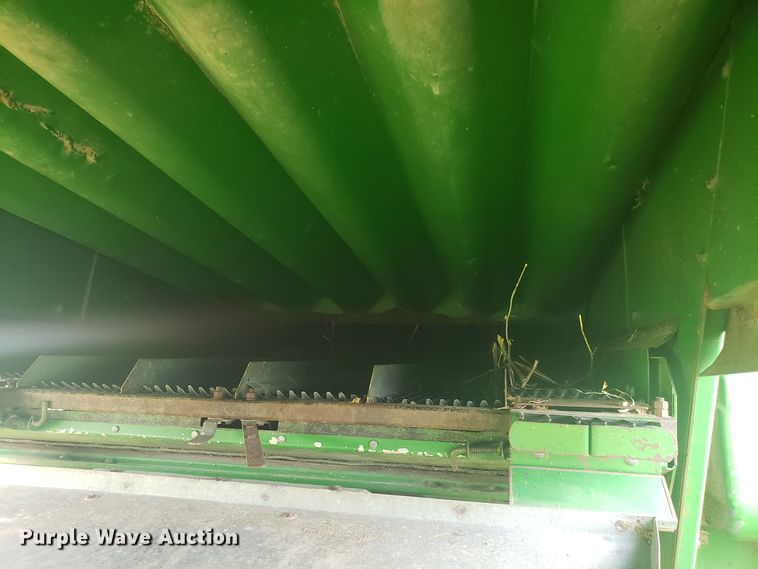 image for item ET9822 1988 John Deere 7720 Titan II RWA combine