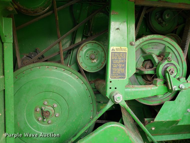 image for item ET9822 1988 John Deere 7720 Titan II RWA combine