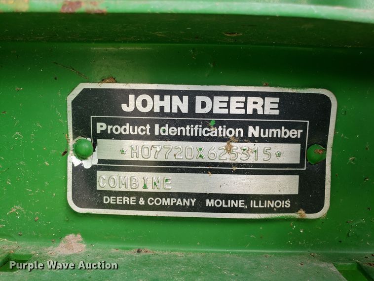 image for item ET9822 1988 John Deere 7720 Titan II RWA combine