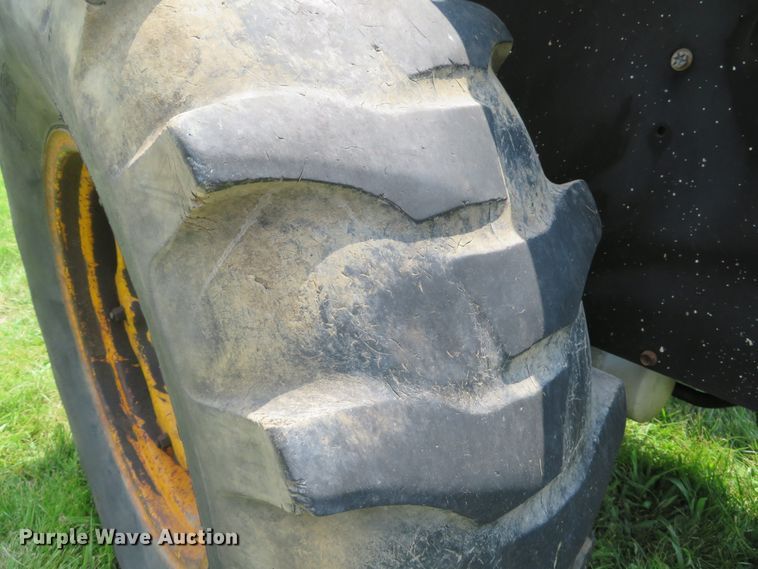 image for item EV9690 1995 John Deere 5400 tractor